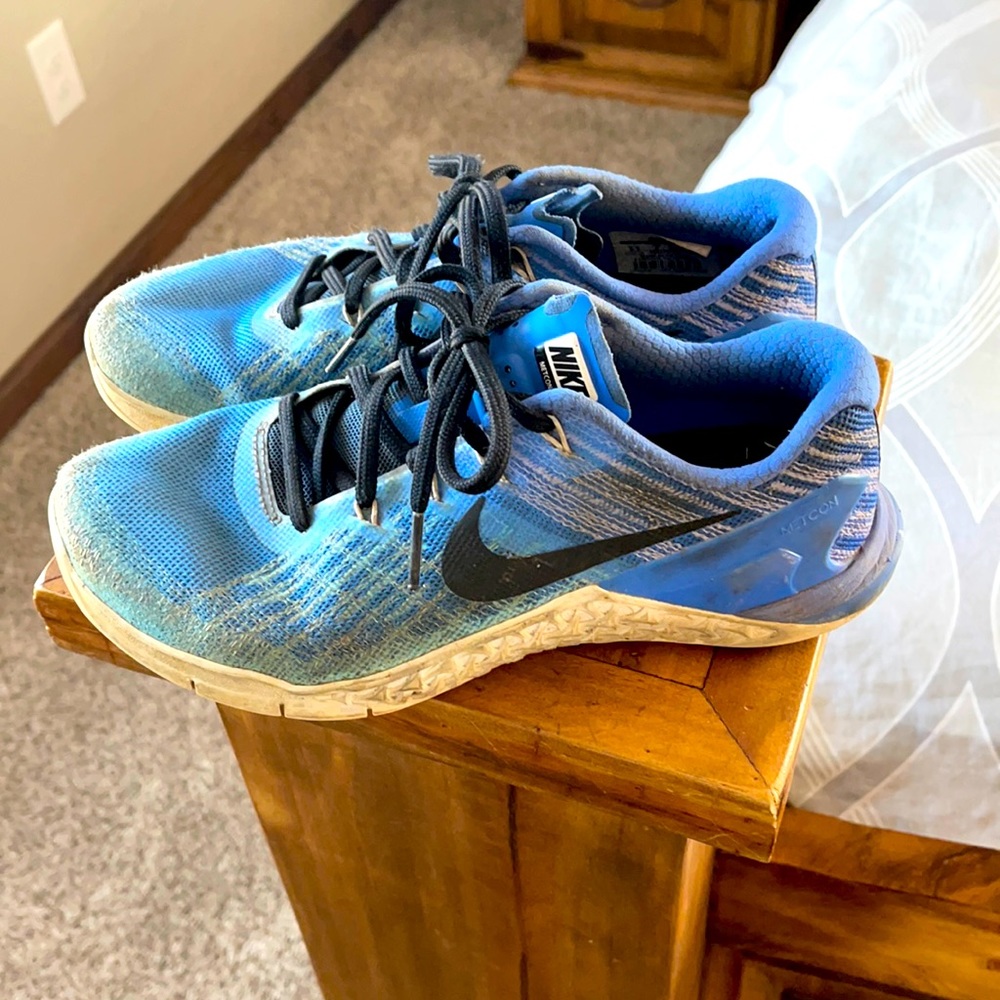Nike blue metcons
